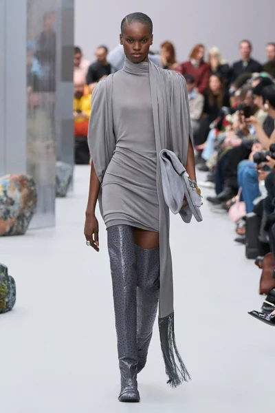 Look 44